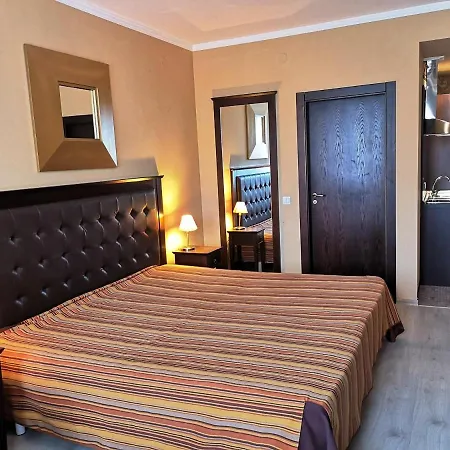 Visit Sunny Sarka * Napospart